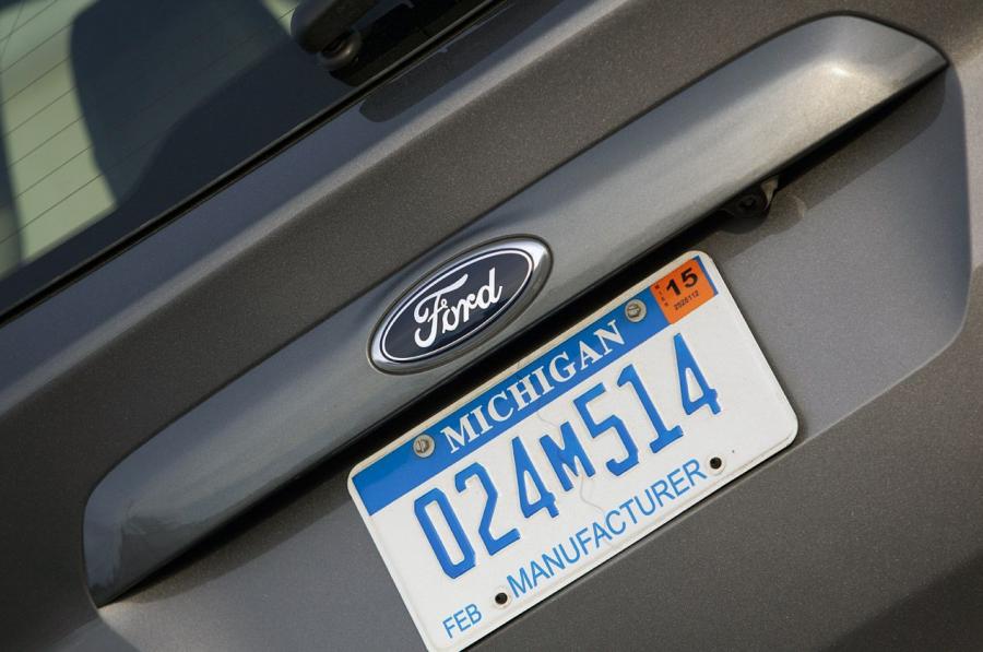  Ford C-Max Hybrid 2013 года  (фото 22 из 35)